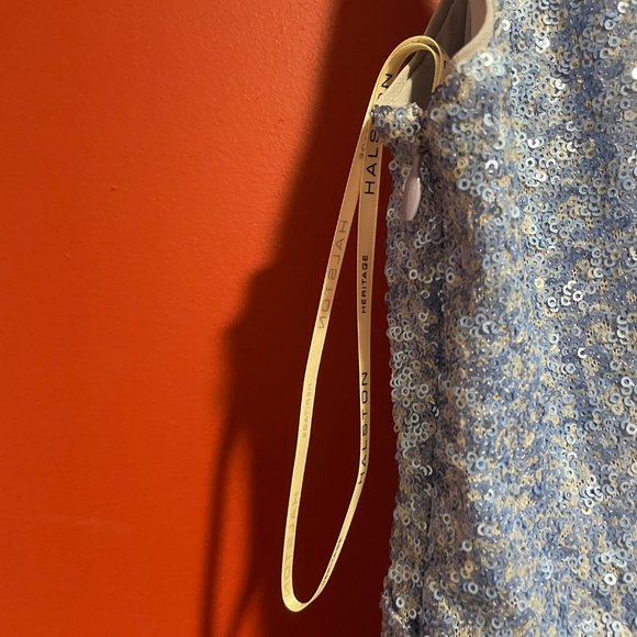 Halston Cross front Sequined Gown with Keyhole Back Size 4 (Excellent Condition) - Picture 4 of 5